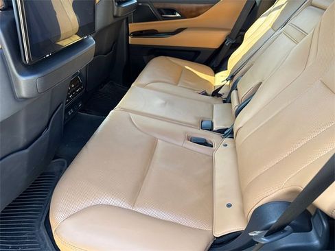 Used 2022 Lexus LX 600 4WD w/ Accessory Package (Z1) image 17