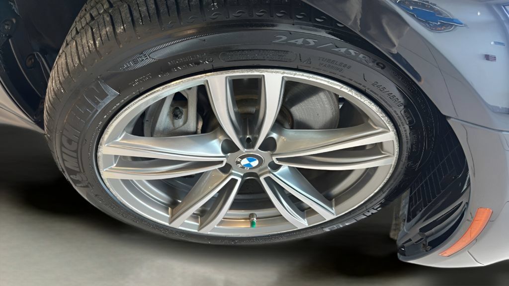 Used 2019 BMW 750i xDrive w/ M Sport Package AWD/4WD image 22