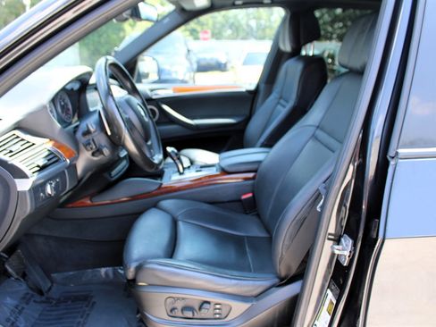 Used 2011 BMW X5 M image 15