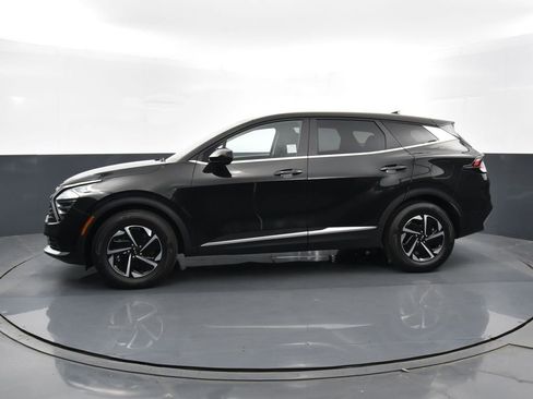 Used 2025 Kia Sportage LX image 8