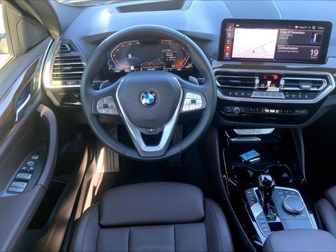 Used 2024 BMW X4 xDrive30i w/ Premium Package image 5