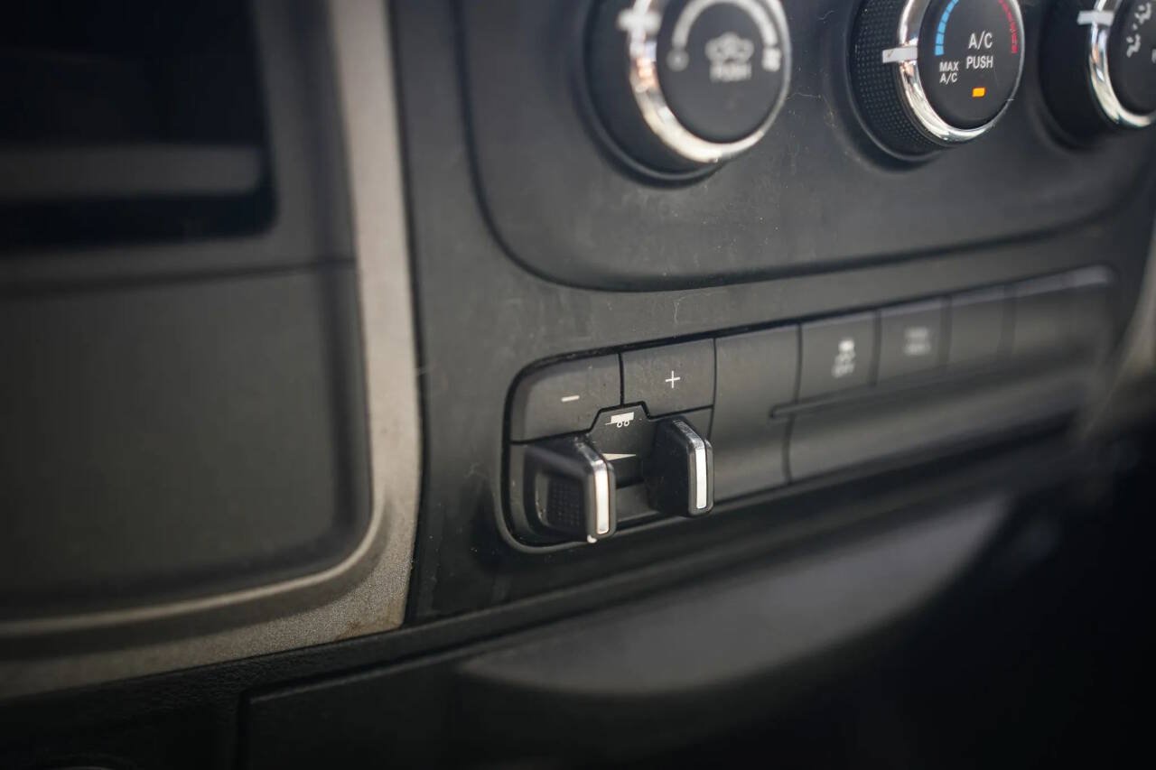 Used 2014 RAM 1500 Express RWD image 42