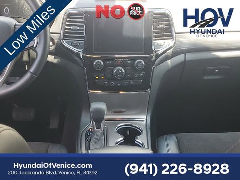Used 2019 Jeep Grand Cherokee Laredo w/ Laredo X Package RWD image 18