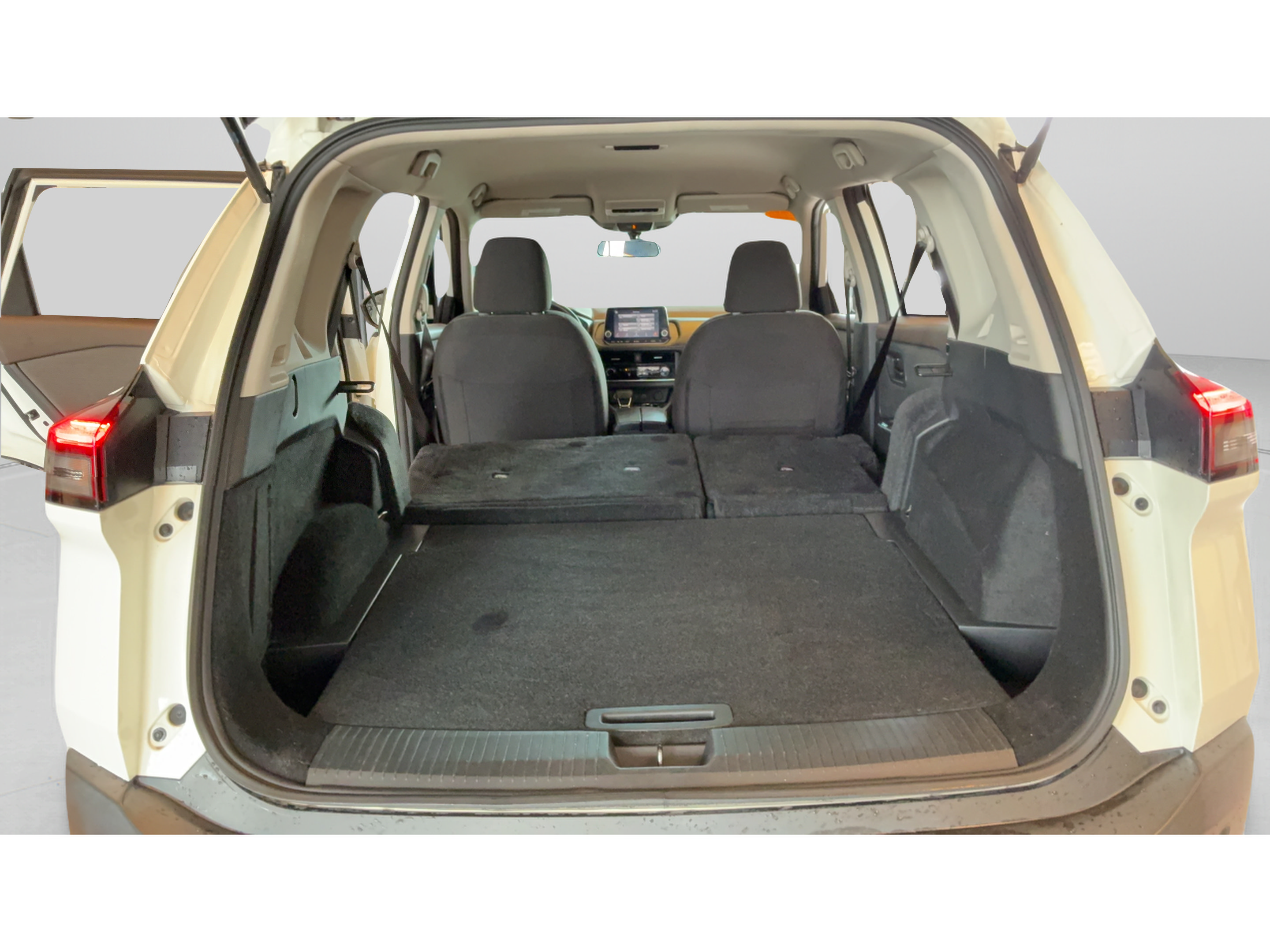 Used 2023 Nissan Rogue S AWD/4WD image 29