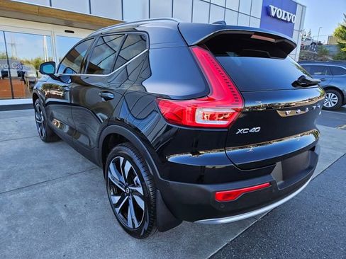 Used 2025 Volvo XC40 B5 Plus w/ Protection Package Premier AWD/4WD image 7