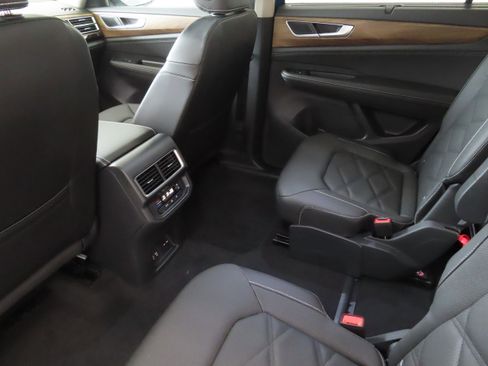 New 2025 Volkswagen Atlas SE image 23