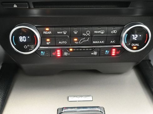 Used 2018 Ford Expedition Max XLT w/ Equipment Group 202A image 17