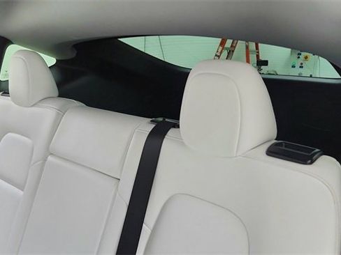 Used 2021 Tesla Model Y Long Range image 29