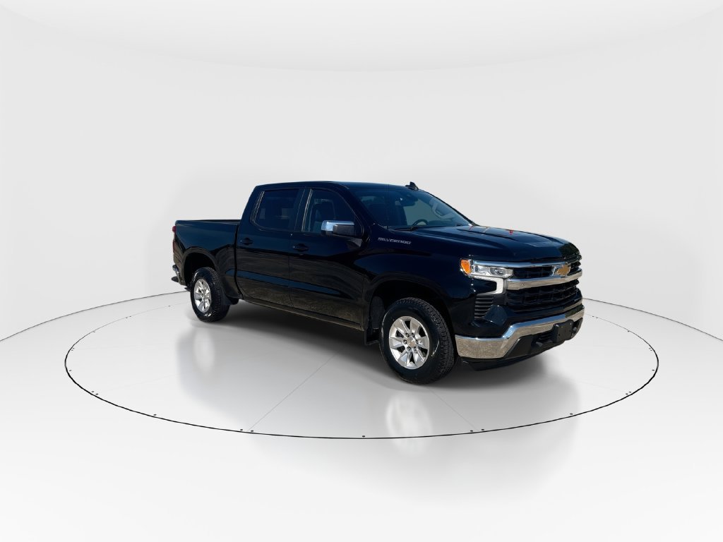 Used 2025 Chevrolet Silverado 1500 LT RWD image 2