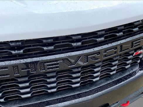 Certified 2019 Chevrolet Silverado 1500 Custom Trail Boss w/ Custom Convenience Package AWD/4WD image 27