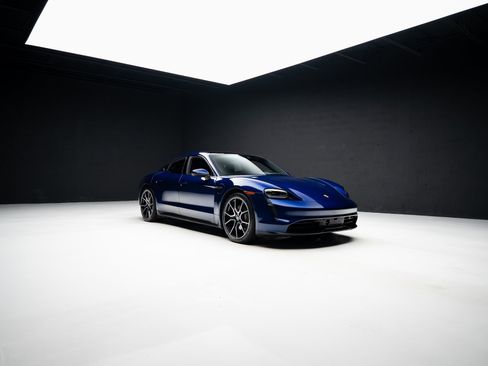 Used 2023 Porsche Taycan w/ Premium Package image 82