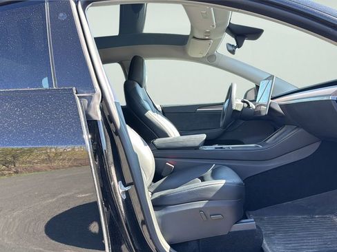 Used 2025 Tesla Model Y Long Range AWD/4WD image 11