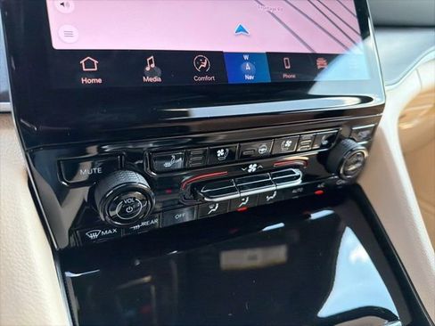 New 2025 Jeep Grand Cherokee L Limited w/ Luxury Tech Group II image 21