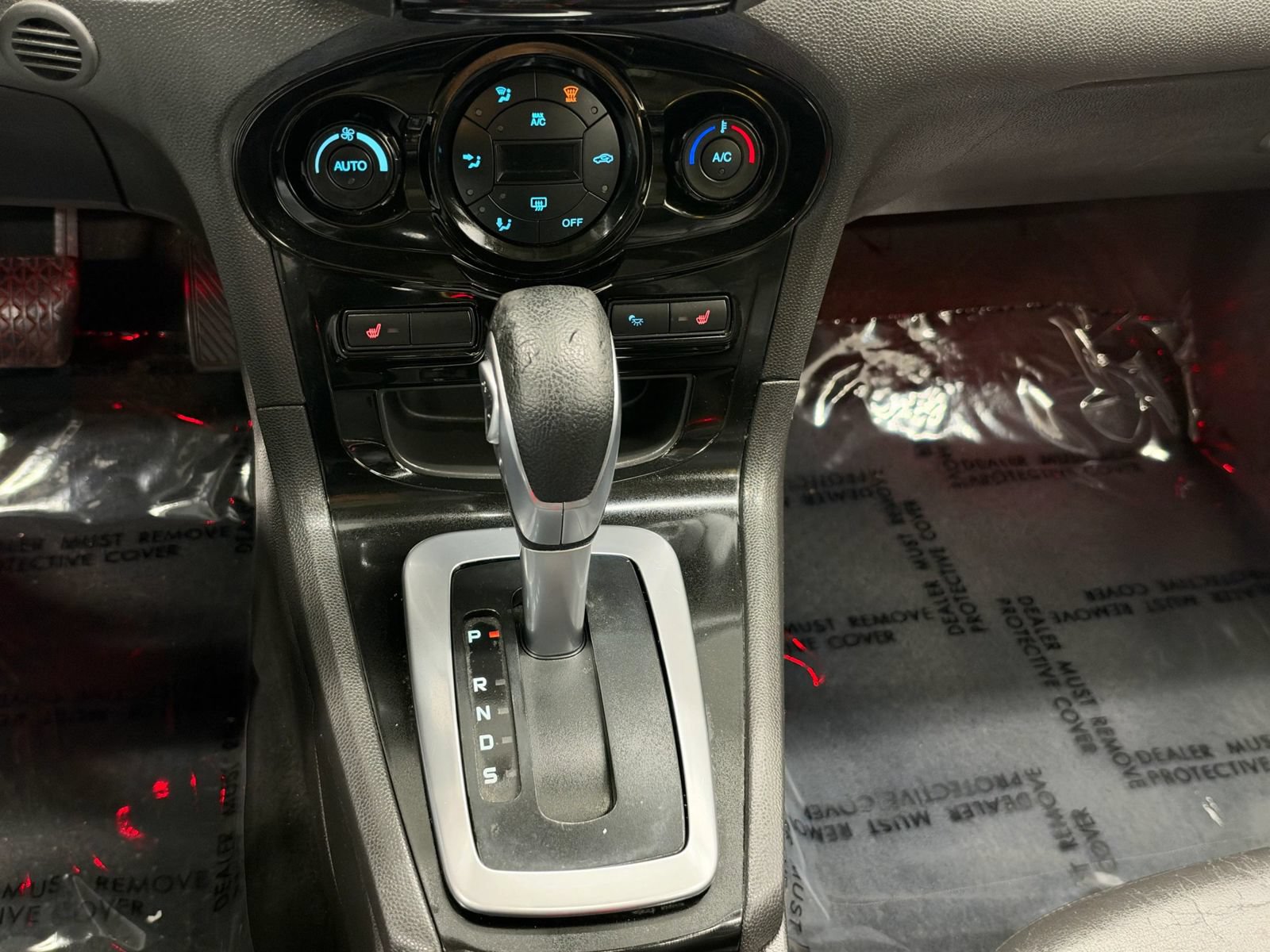 Used 2014 Ford Fiesta Titanium FWD image 34