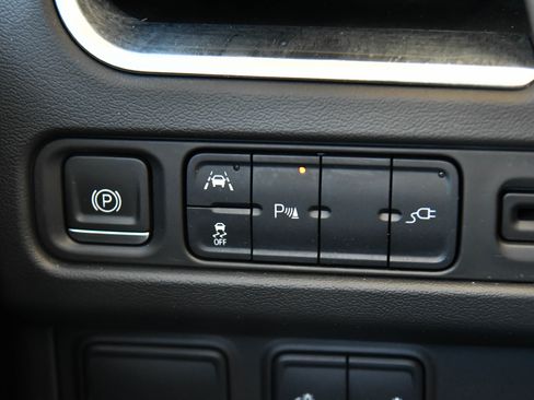Used 2022 Chevrolet Suburban Premier RWD image 35