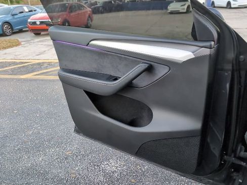 Used 2024 Tesla Model Y Long Range image 19