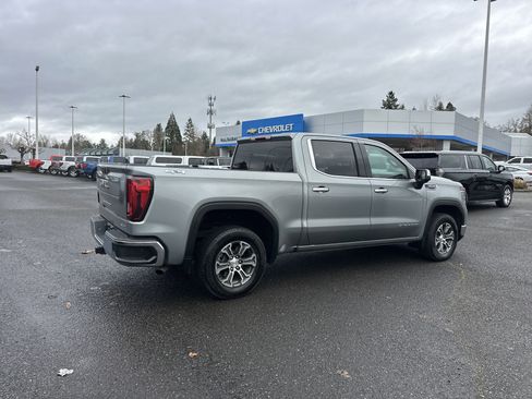 Used 2024 GMC Sierra 1500 SLT image 6