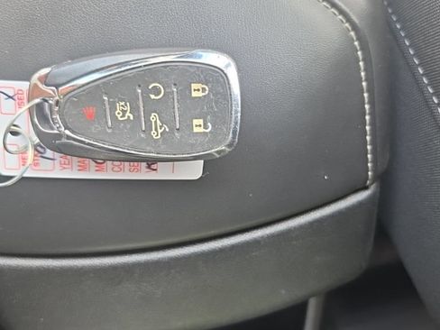 Used 2019 Chevrolet Camaro LT RWD image 23