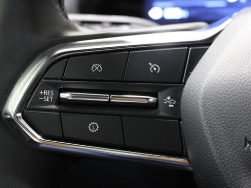 Used 2026 Chevrolet Equinox LT FWD image 11