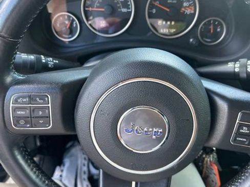 Used 2017 Jeep Wrangler Unlimited Sahara AWD/4WD image 2