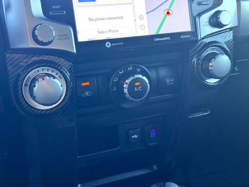 Used 2022 Toyota 4Runner SR5 Premium image 27