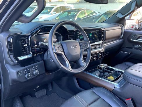 Used 2024 Chevrolet Silverado 1500 High Country w/ Midnight Edition image 16