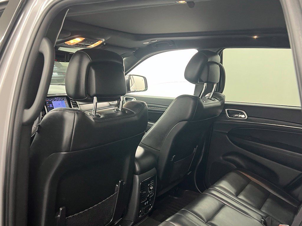 Used 2019 Jeep Grand Cherokee Limited w/ Luxury Group II AWD/4WD image 11
