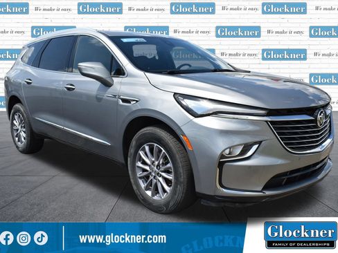 Used 2023 Buick Enclave Essence FWD image 3