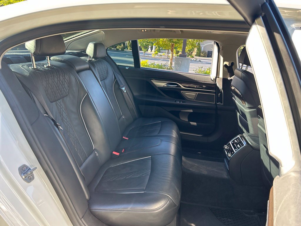 Used 2020 BMW 740i RWD image 51