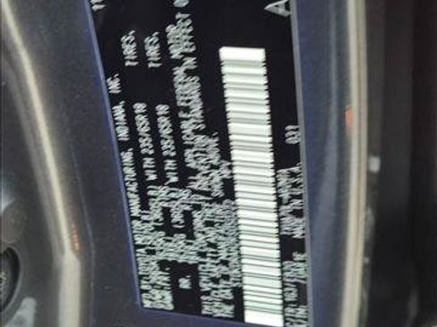 Used 2024 Toyota Highlander XLE FWD image 24