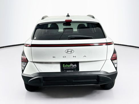 Used 2025 Hyundai Kona SEL FWD image 7