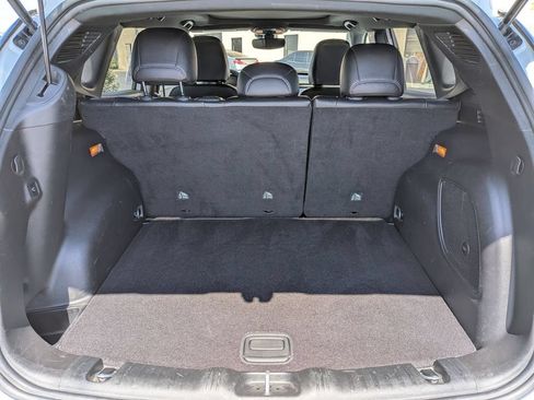 Used 2025 Jeep Compass Latitude w/ Sun & Sound Group AWD/4WD image 28