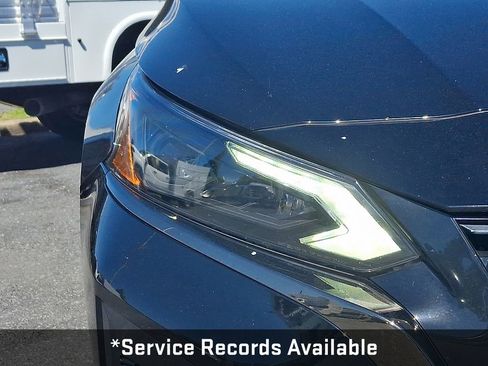 Used 2023 Nissan Altima 2.5 SR FWD image 11