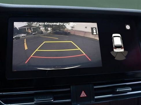 Used 2020 Kia Niro EX Premium FWD image 36