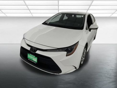 Used 2023 Toyota Corolla LE FWD image 4