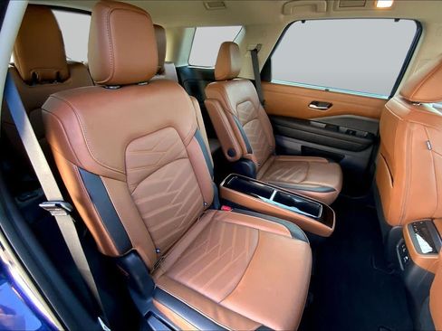 Used 2024 Nissan Pathfinder Platinum FWD image 20