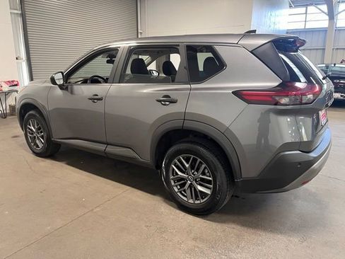 Used 2023 Nissan Rogue S image 3