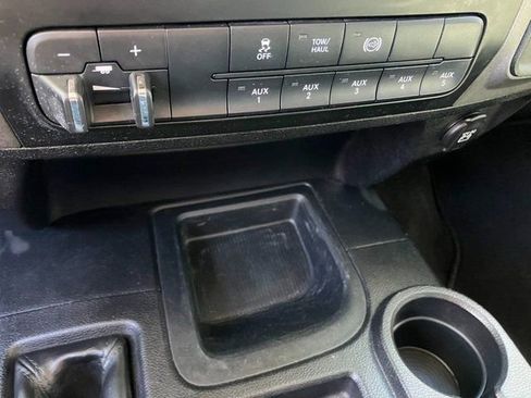 Used 2016 RAM 2500 Tradesman w/ Chrome Appearance Group image 9