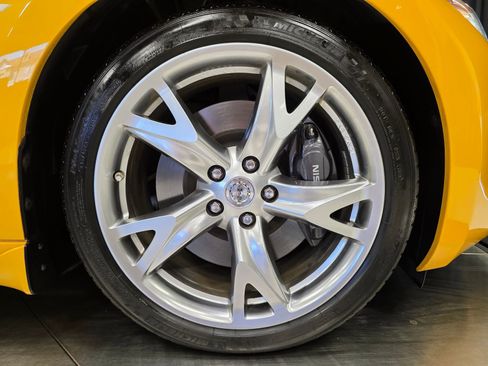 Used 2009 Nissan 370Z Touring w/ Sport Pkg RWD image 25