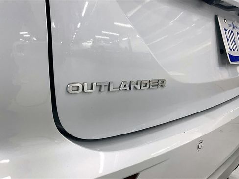 Used 2024 Mitsubishi Outlander SE AWD/4WD image 30