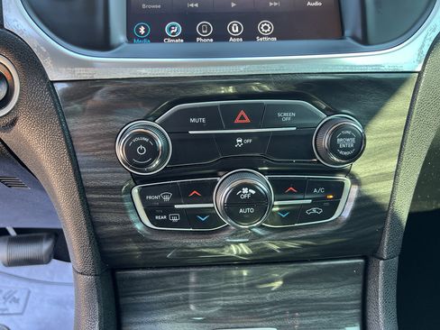 Used 2020 Chrysler 300 Touring w/ Sport Appearance Package RWD image 15
