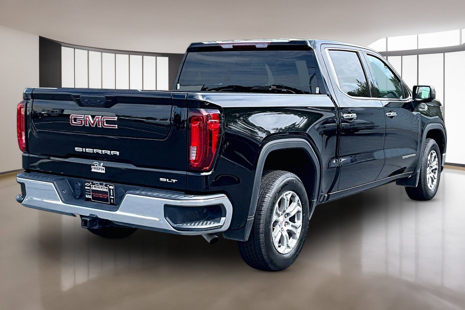 Used 2025 GMC Sierra 1500 SLT RWD image 7