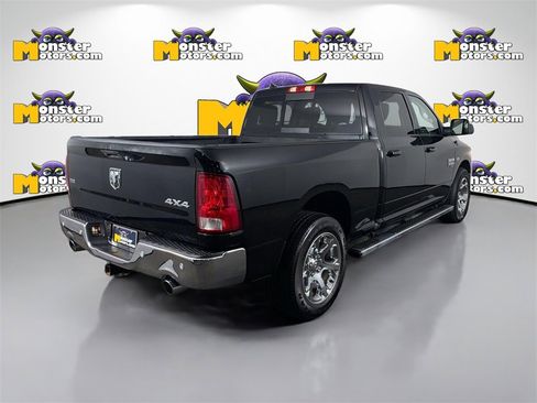Used 2022 RAM 1500 Classic SLT w/ SLT Plus D￩cor Group image 5