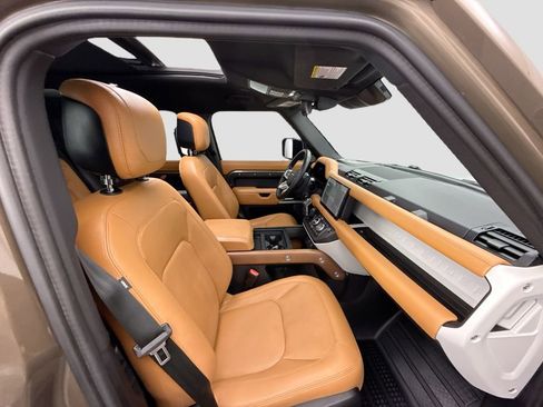 Certified 2024 Land Rover Defender 110 SE image 19