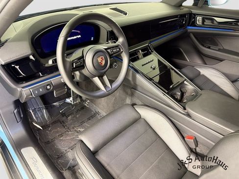 Used 2025 Porsche Panamera w/ Premium Package RWD image 9