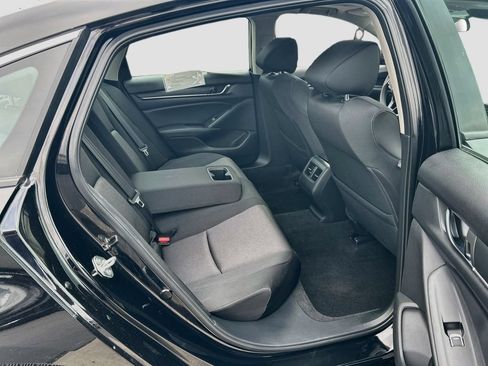 Used 2018 Honda Accord EX image 26