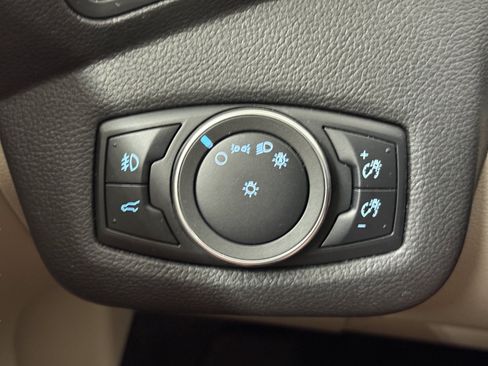 Used 2019 Ford Escape SE AWD/4WD image 17