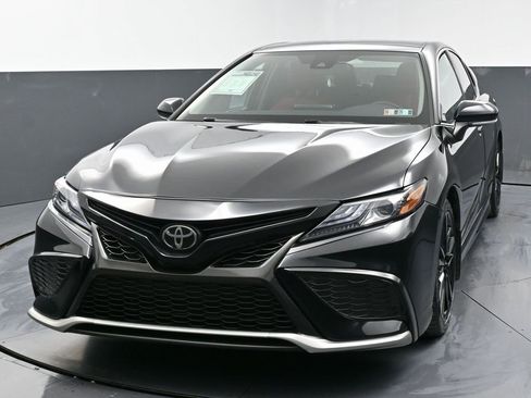 Used 2022 Toyota Camry XSE image 5