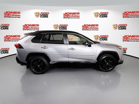 Used 2022 Toyota RAV4 XSE AWD/4WD image 17