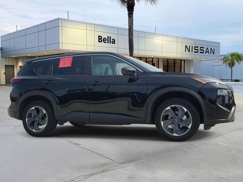 Used 2025 Nissan Rogue SV FWD image 8